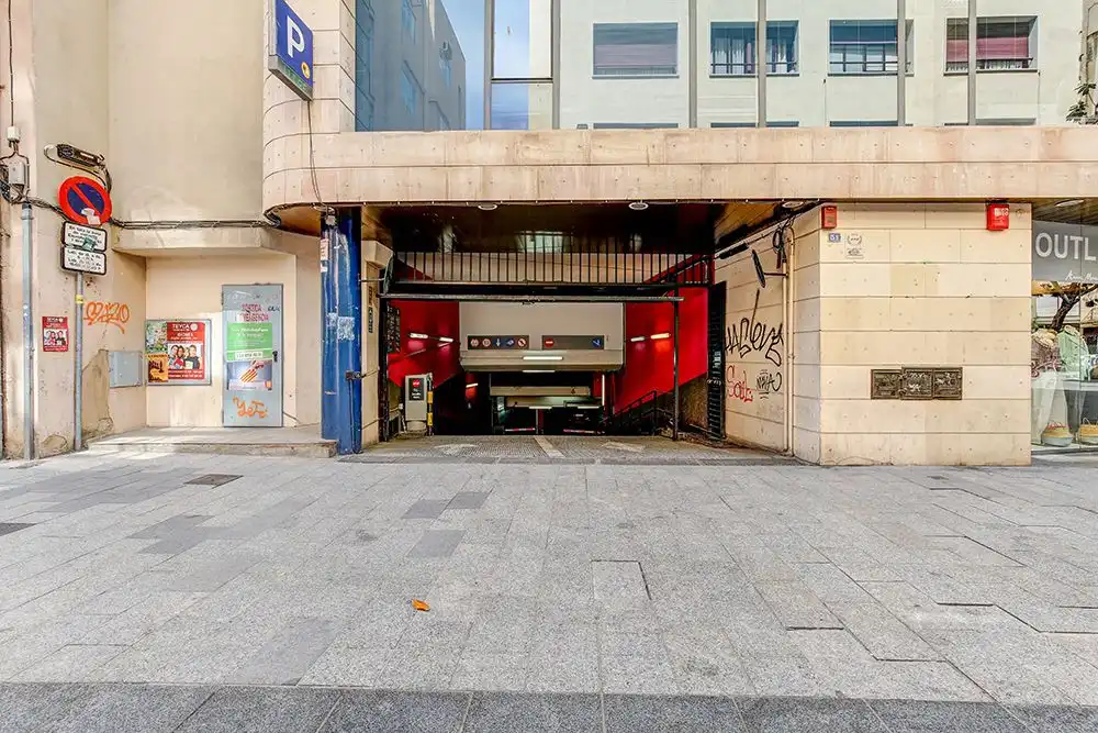 Einzelparkplatz zur Miete in CALLE GRACIA 53