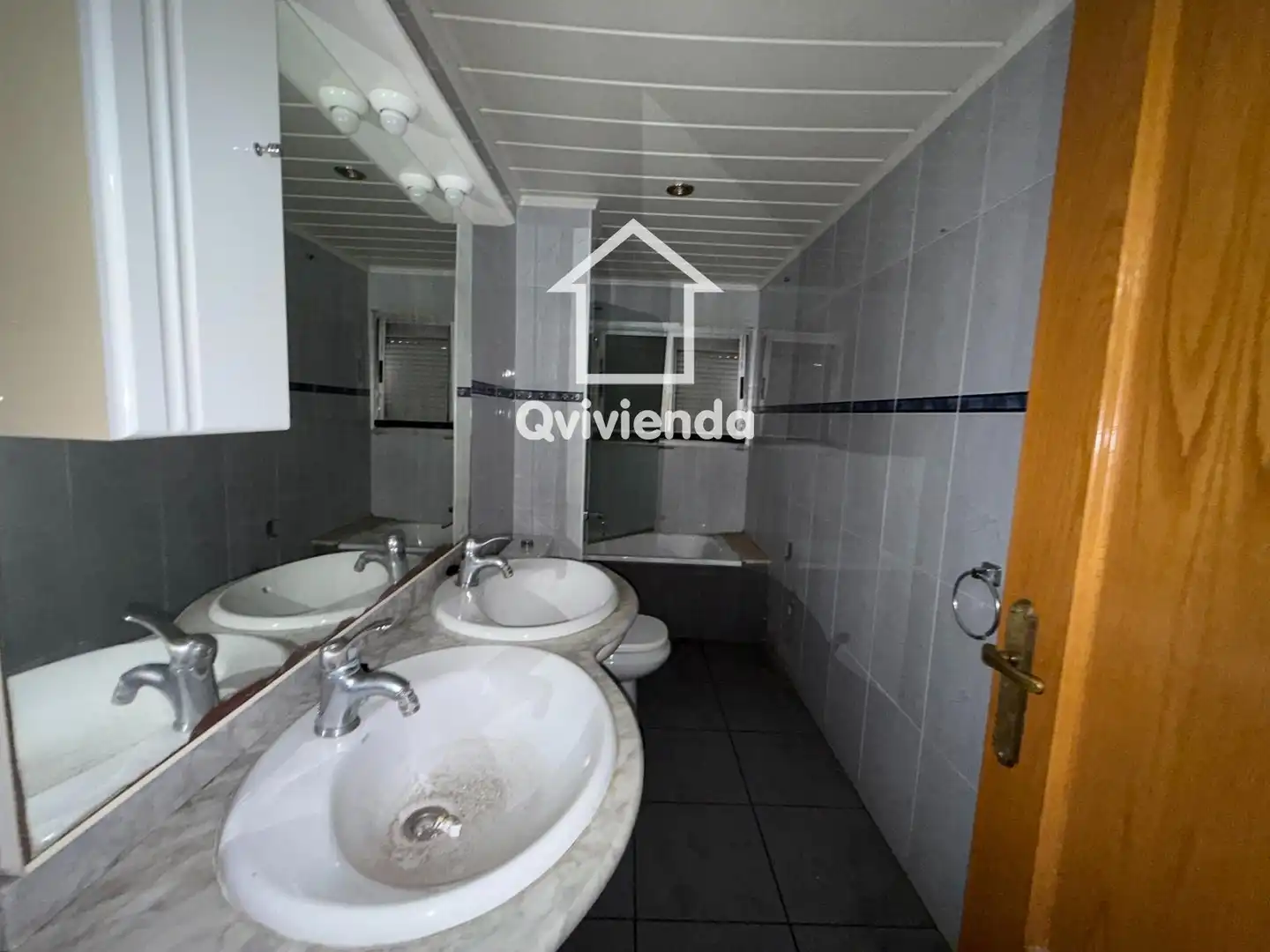 Bathroom of Flat for sale in Nord-est