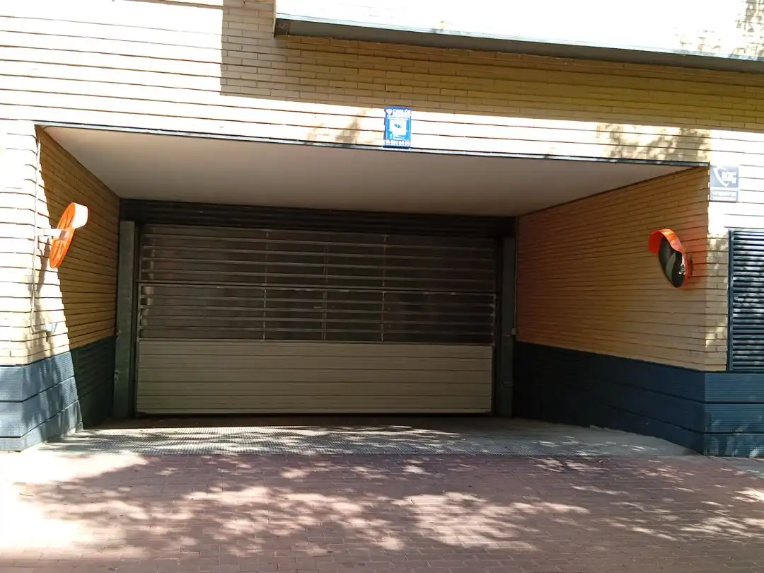 Parking of Garage for rent in Norte
