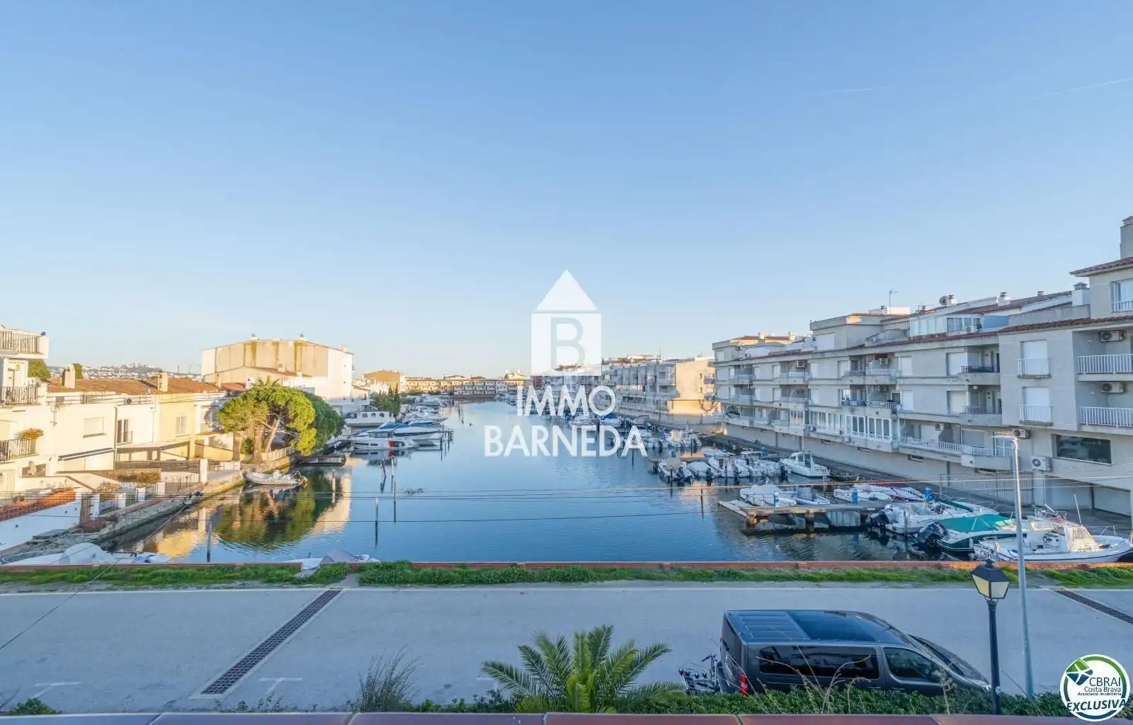 Houses for sale in Empuriabrava  with Air Conditioner, Heating and Terrace