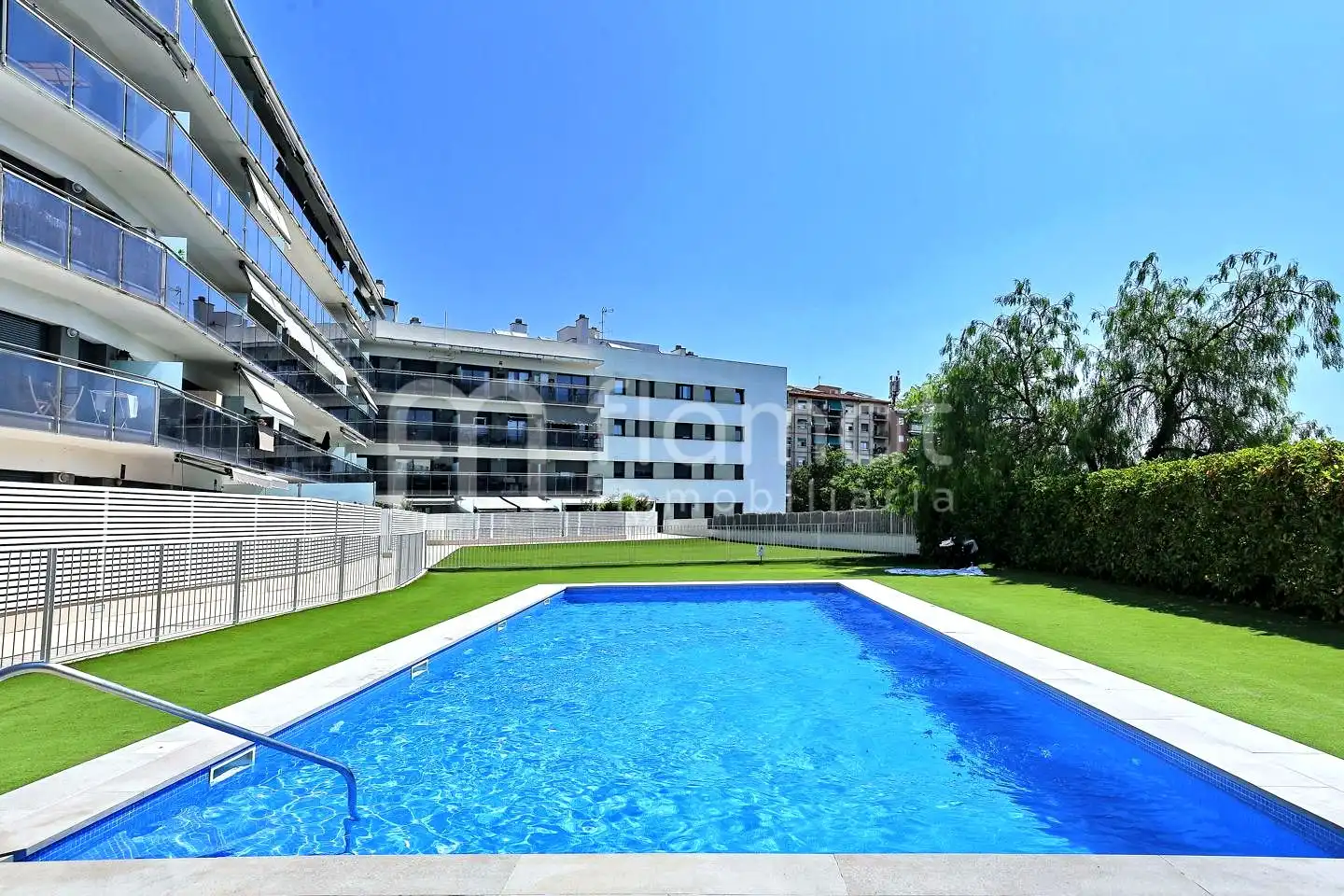 Piscina de Pis en venda en Sabadell