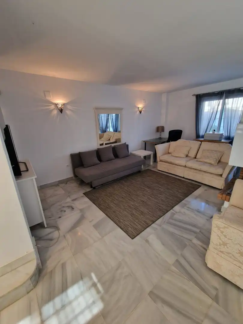 Apartment mit Pool zur Miete in Nueva Andalucía