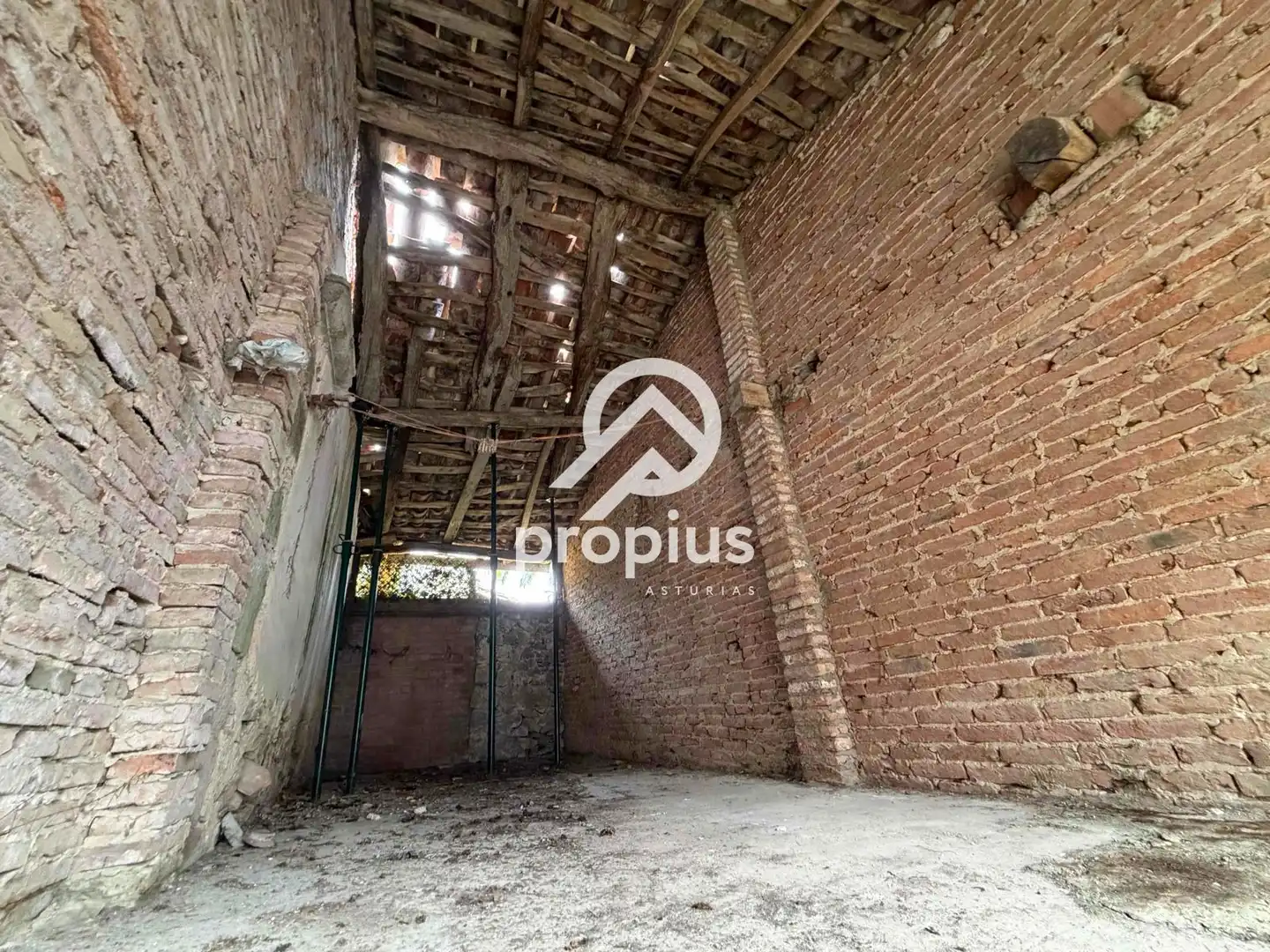 Casa adosada en venta en Llanes con Calefacción, Trastero y Amueblado