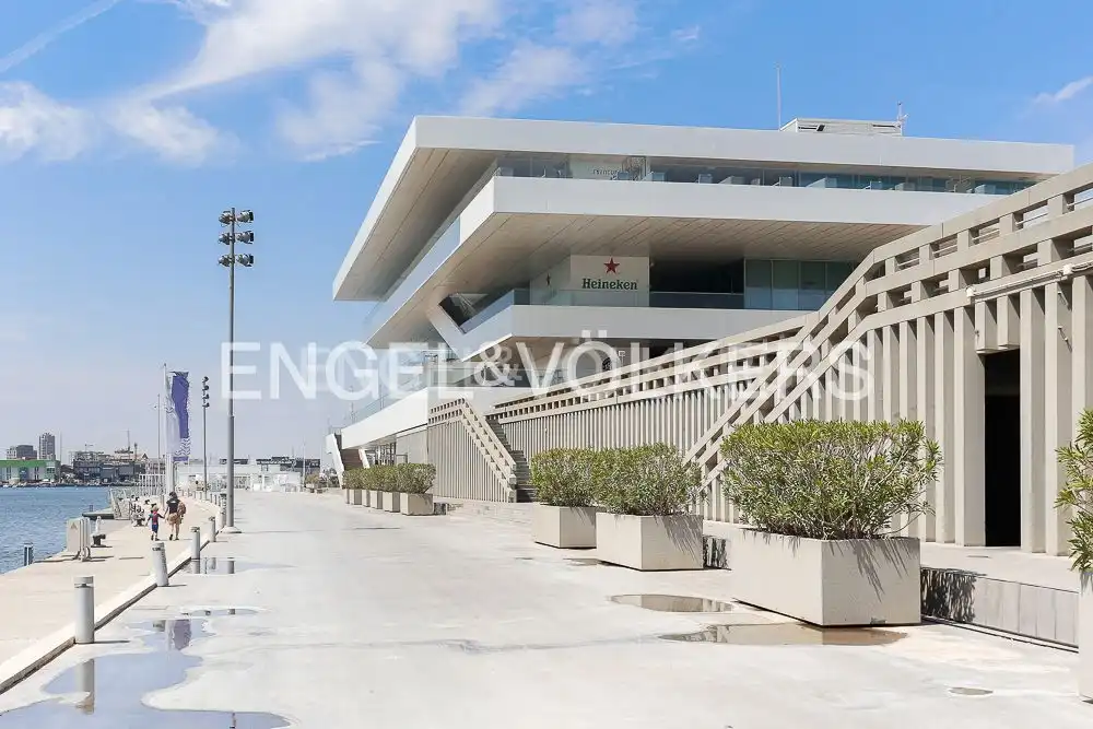Vista exterior de Casa o xalet en venda en Valencia amb Calefacció