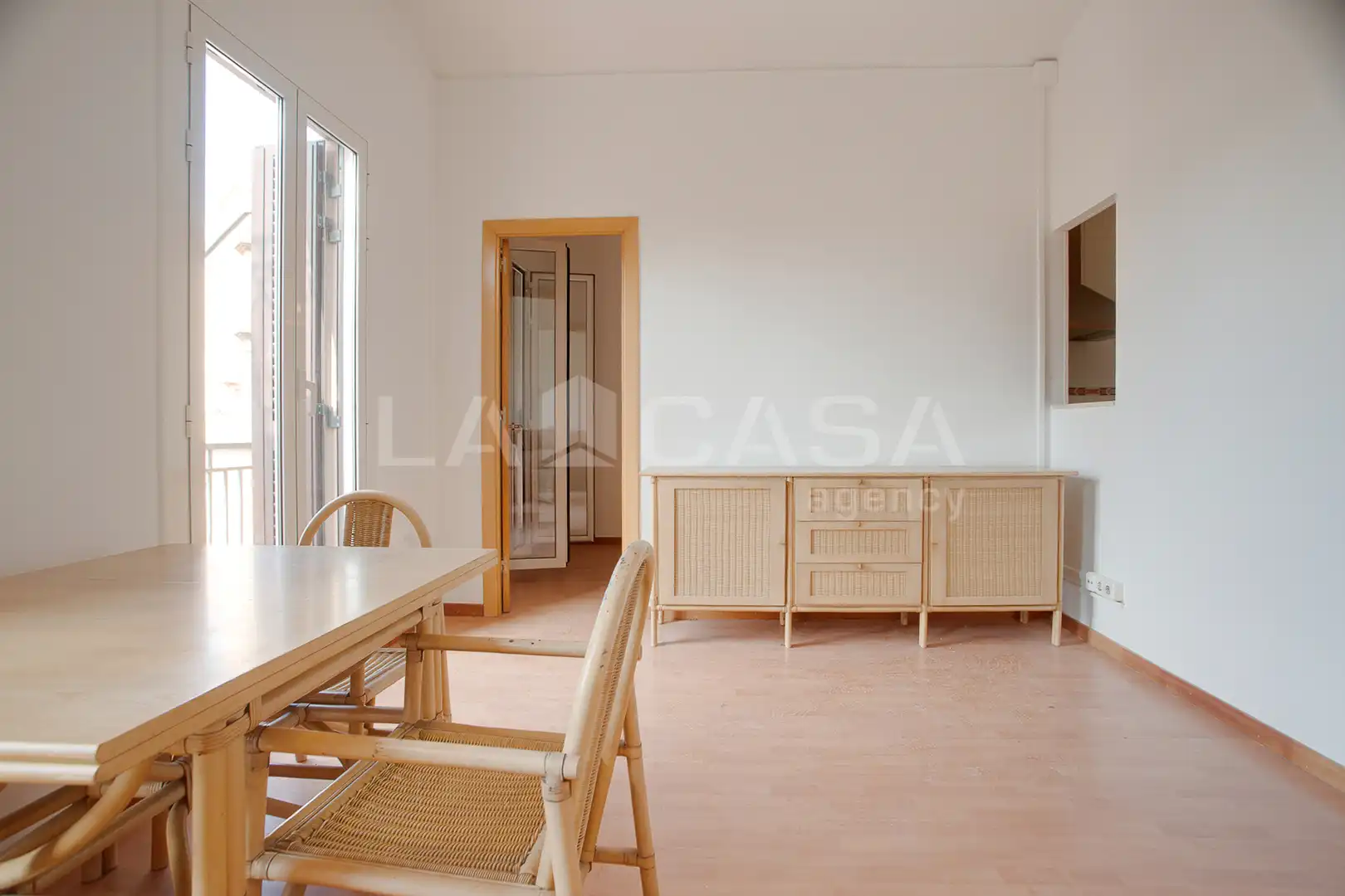 Habitación de Piso en venta en Barcelona con Calefacción y Balcón