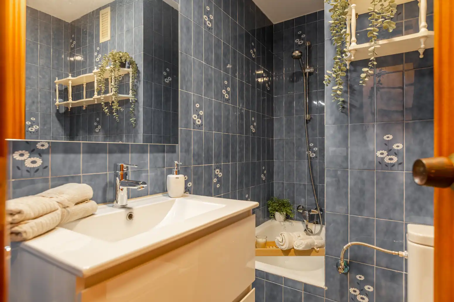 Baño de Ático en venta en  Pamplona / Iruña con Parquet y Terraza