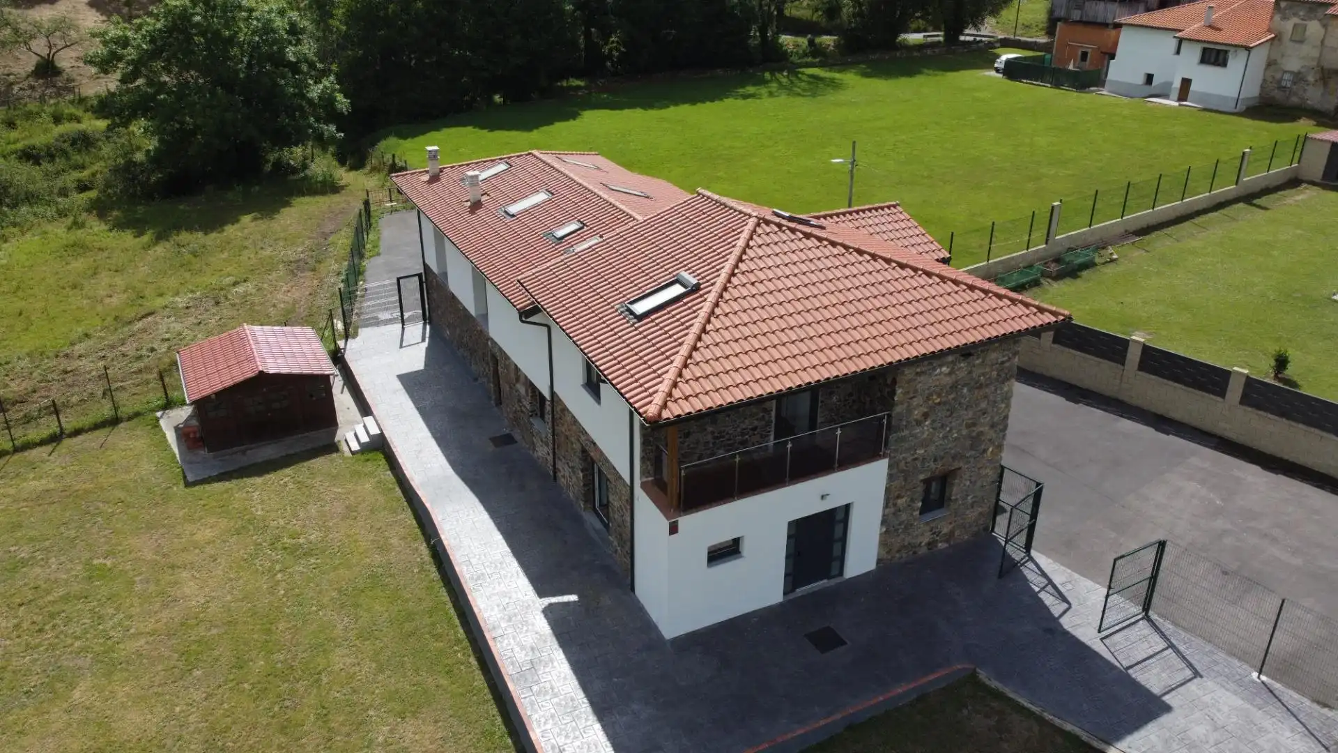 Vista exterior de Casa o chalet en venta en Grado con Calefacción, Terraza y Trastero