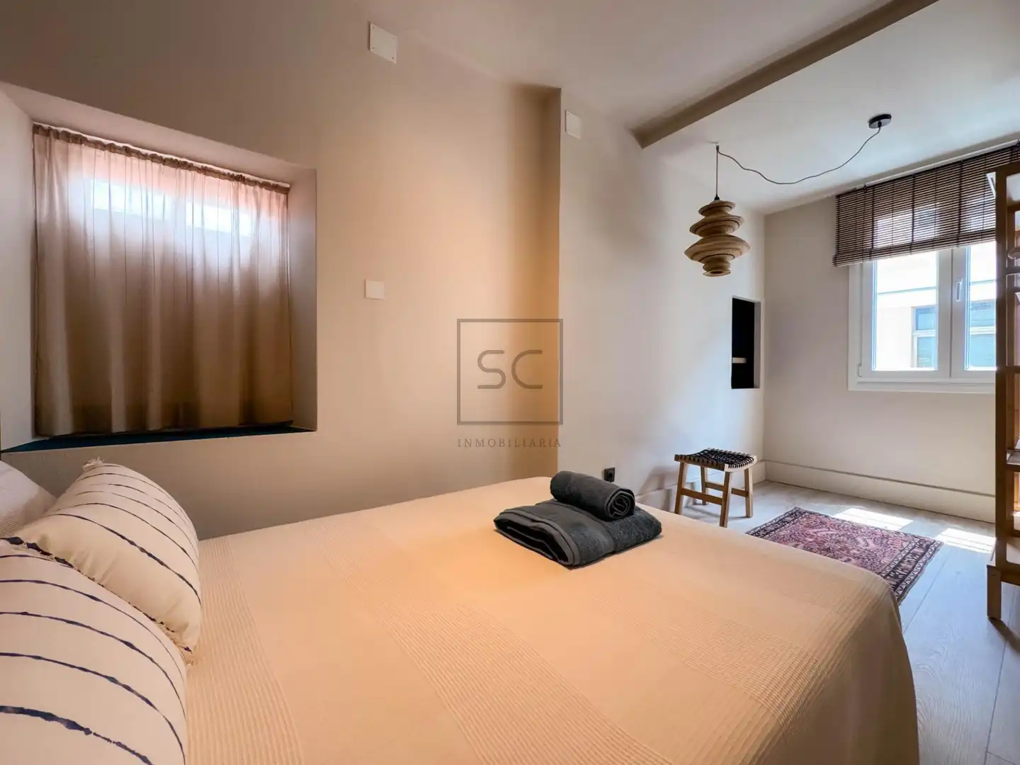 Schlafzimmer von Wohnungen zum Verkauf in Pontedeume mit Heizung, Parkett und Möbliert