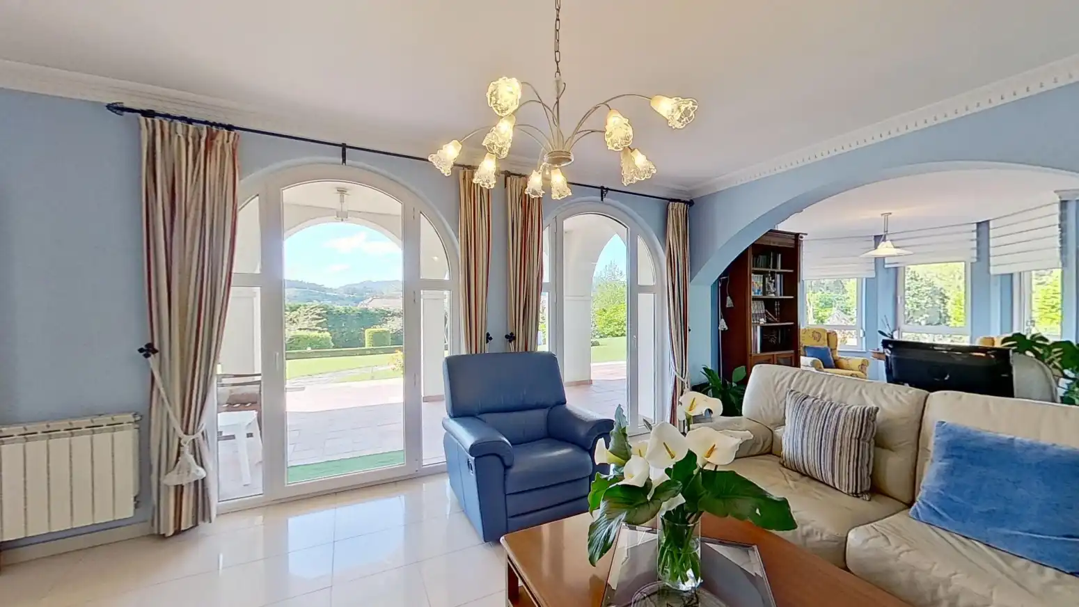 Sala de estar de Casa o chalet en venta en Reocín con Calefacción, Jardín privado y Terraza