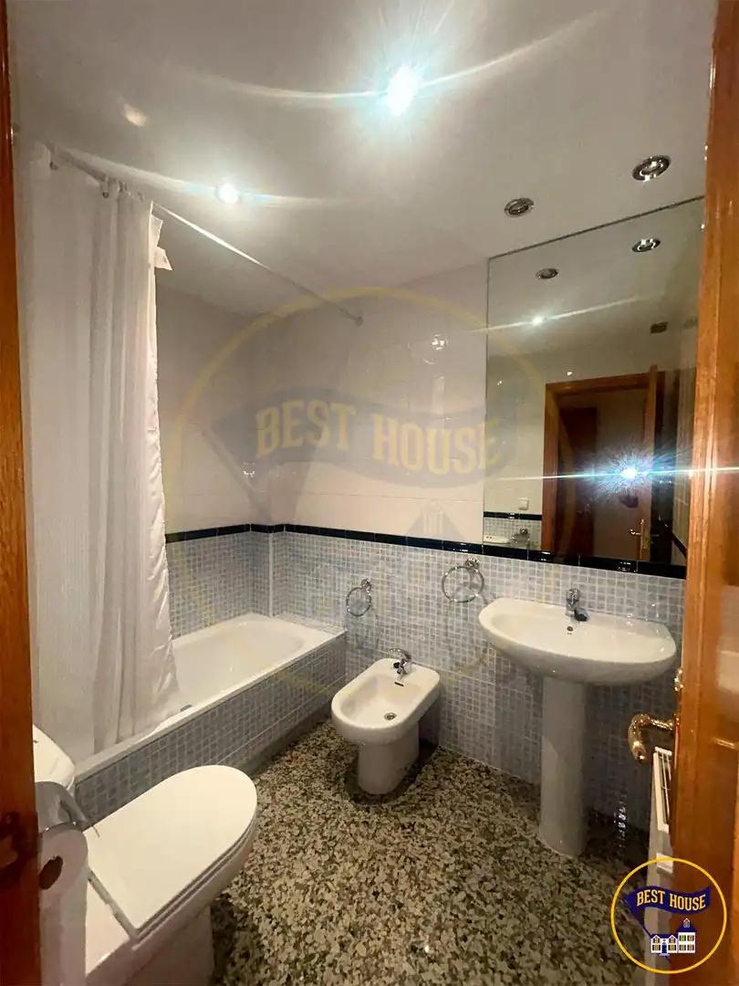 Flat for rent in Calle de Colón, Centro
