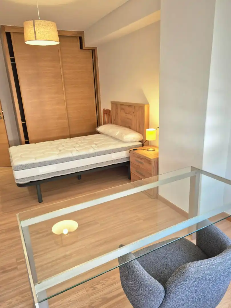 Habitación de Piso de alquiler en Santiago de Compostela  con Calefacción, Parquet y Trastero