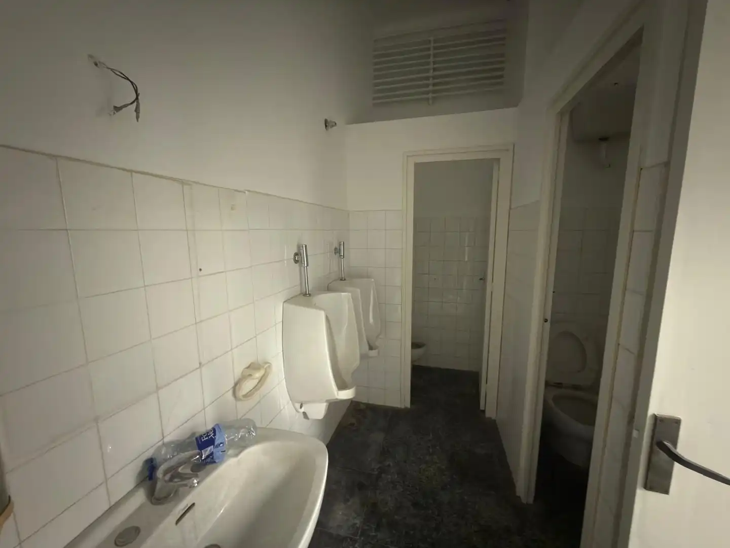 Baño de Local en venta en Barcelona