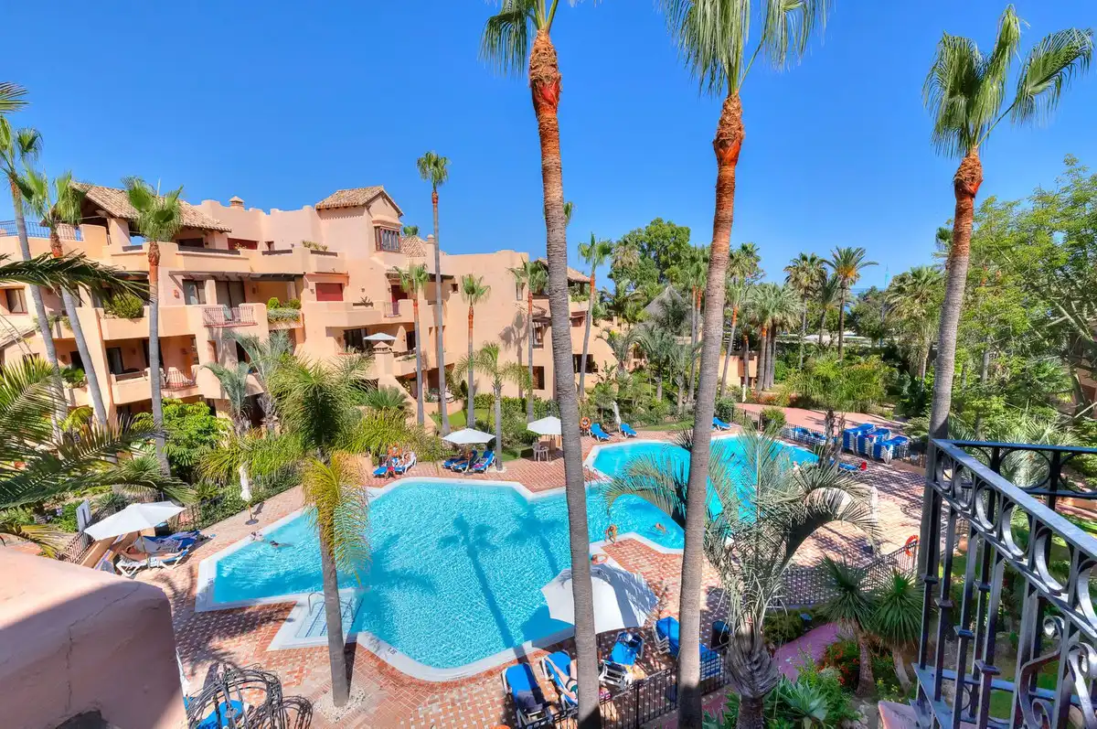 Außenansicht von Maisonette zum Verkauf in Marbella mit Klimaanlage, Terrasse und Gemeinschaftspool