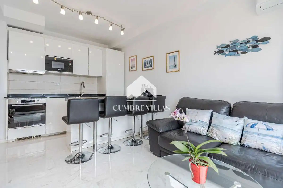 Sala d'estar de Àtic en venda en Almuñécar amb Terrassa, Moblat i Internet