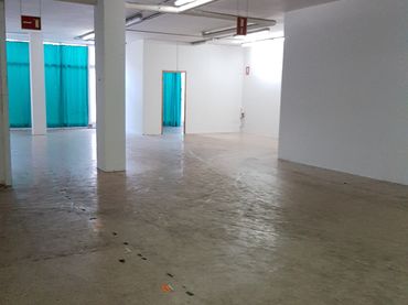 Local comercial de lloguer a Vinyets - Molí Vell