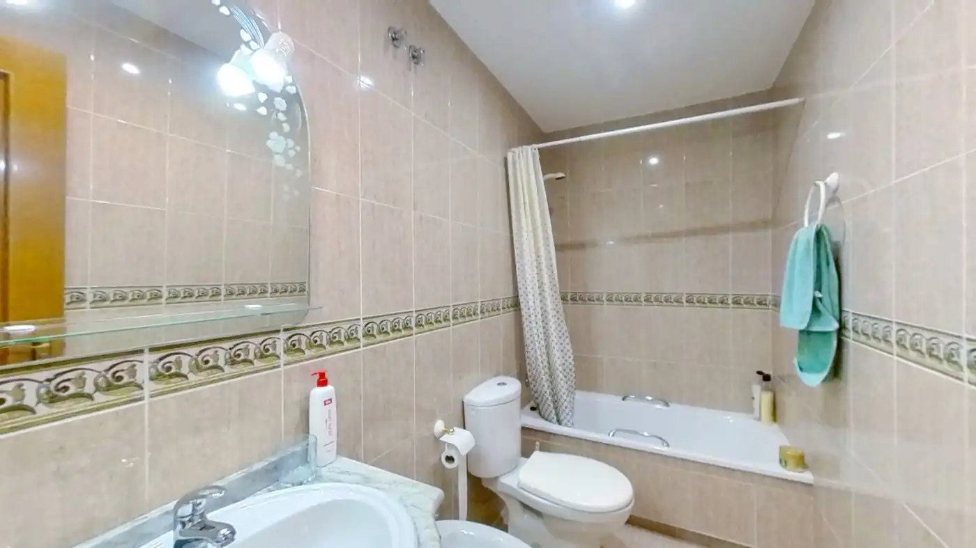 Bathroom of Flat for rent in San Vicente del Raspeig / Sant Vicent del Raspeig  with Furnished and Balcony
