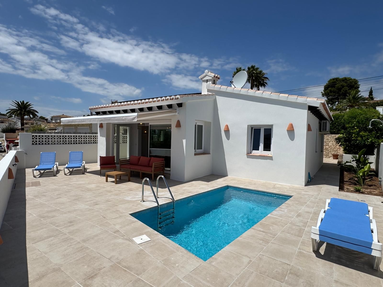 Swimming pool of House or chalet to rent in Moraira  with Air Conditioner, Heating and Private garden