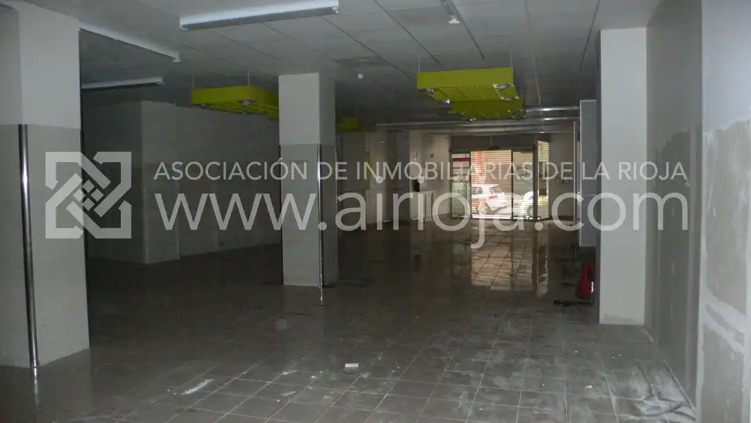 Business premises for sale in Logroño - Calle Marqués de la Ensenada Fachada también a Villamediana 21, imagen 2