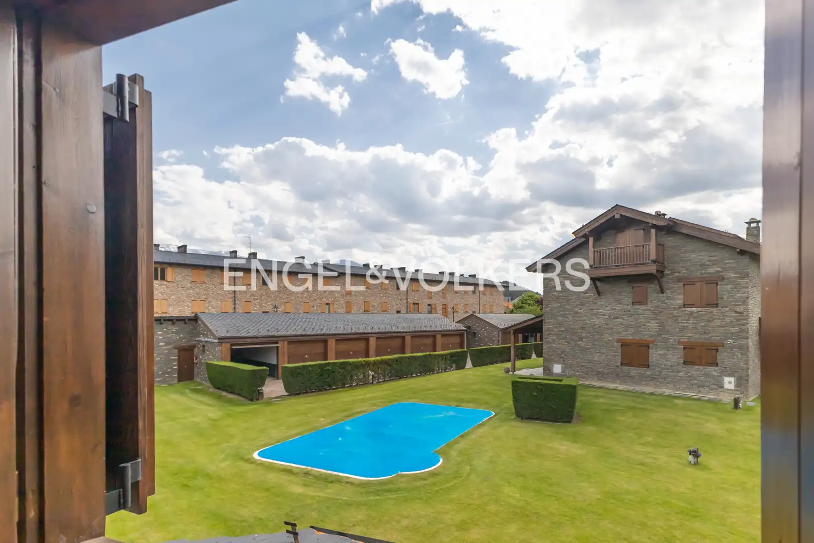 Terrassa de Casa adosada en venda en Bellver de Cerdanya amb Calefacció, Parquet i Terrassa