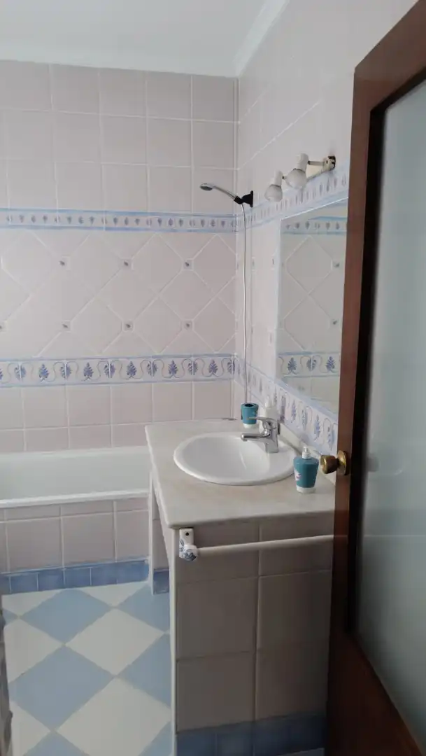 Bany de Pis en venda en Huelva amb Moblat, Forn i Rentadora