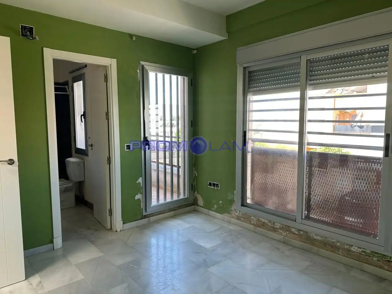 Dormitori de Casa o xalet en venda en Bollullos de la Mitación amb Jardí privat i Terrassa