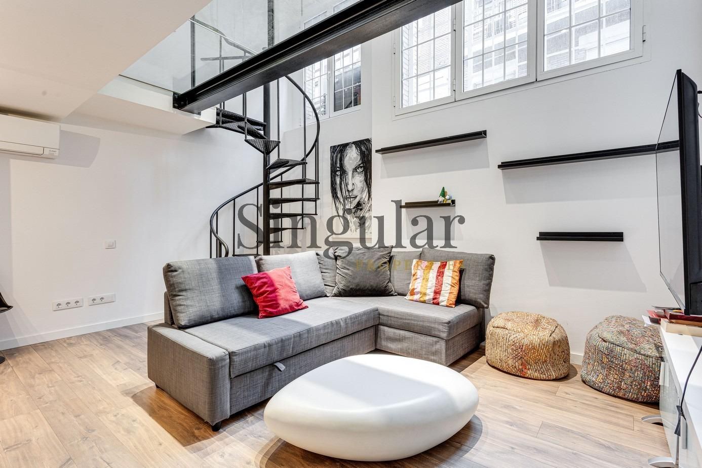 Living room of Flat for sale in  Barcelona Capital  with Air Conditioner