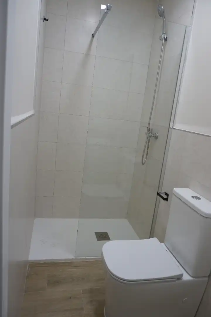 Bany de Casa o xalet per a compartir en Ávila amb Calefacció, Moblat i Rentadora