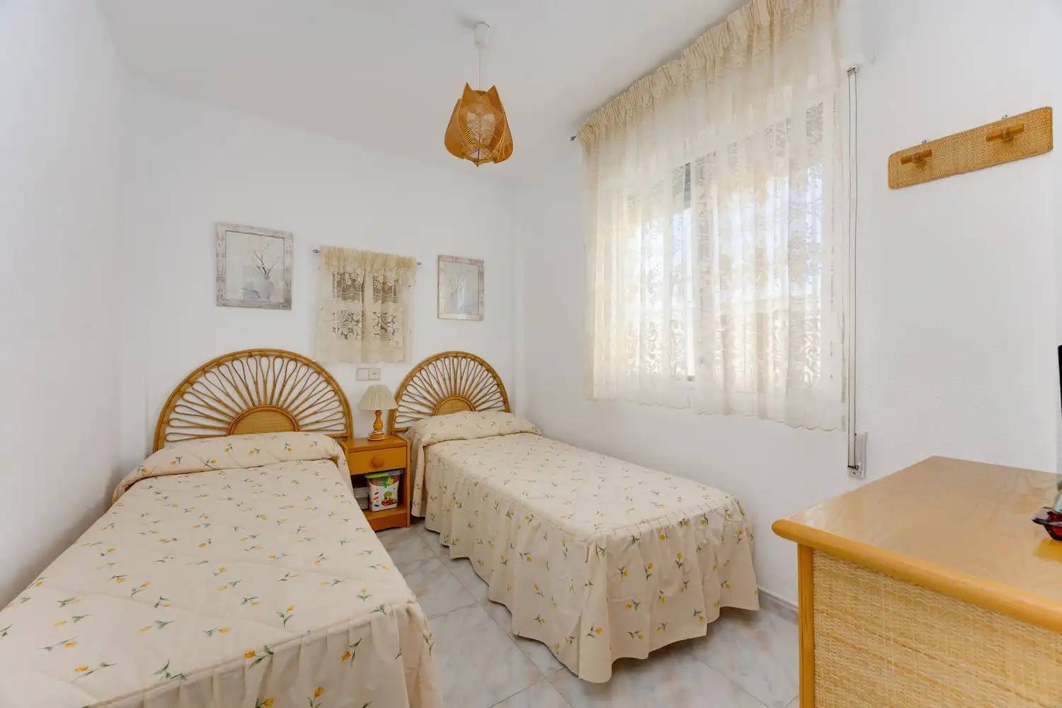 Dormitori de Casa adosada en venda en Torrevieja amb Terrassa, Moblat i Piscina comunitària