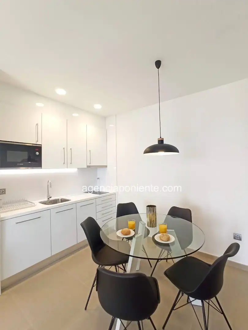Apartament de lloguer a Avenida Mexico, Playa Poniente