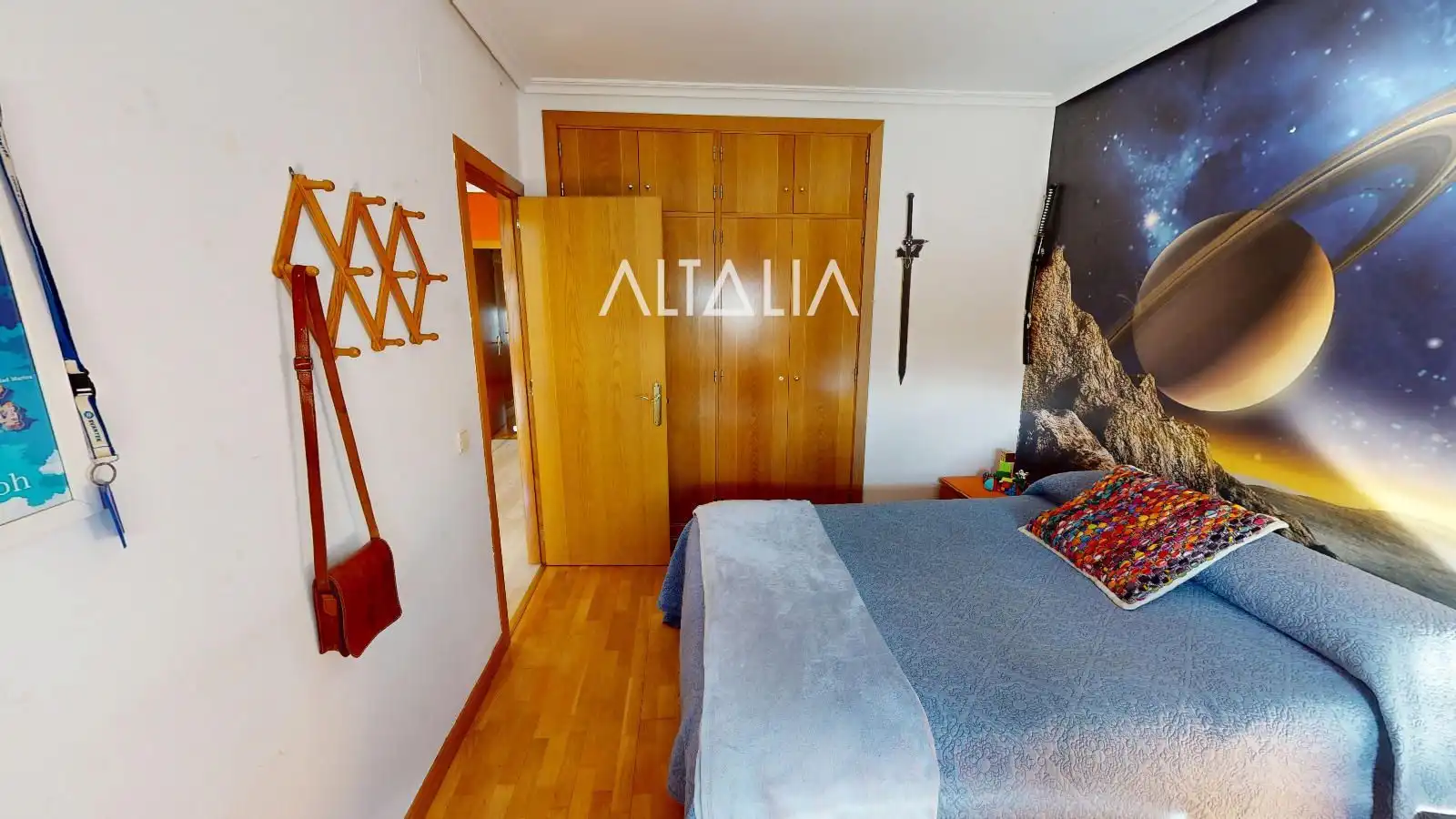 Habitación de Casa adosada en venta en Cuenca con Calefacción, Piscina y Piscina comunitaria