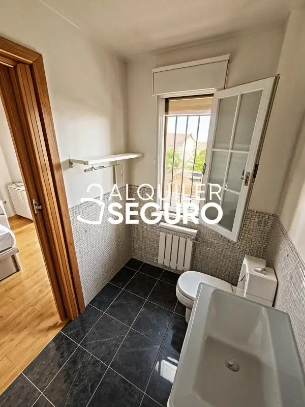 Bathroom of Houses for rent in Bargas  with Air Conditioner, Heating and Terrace