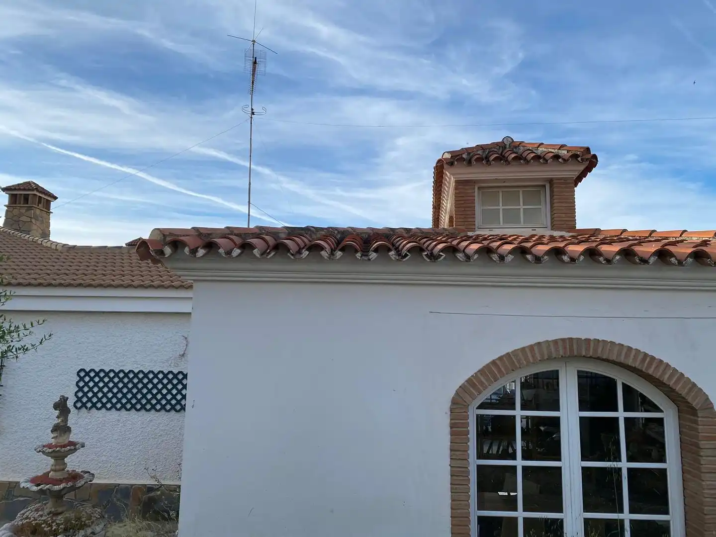 Vista exterior de Casa o xalet en venda en Arriate amb Aire condicionat, Calefacció i Jardí privat