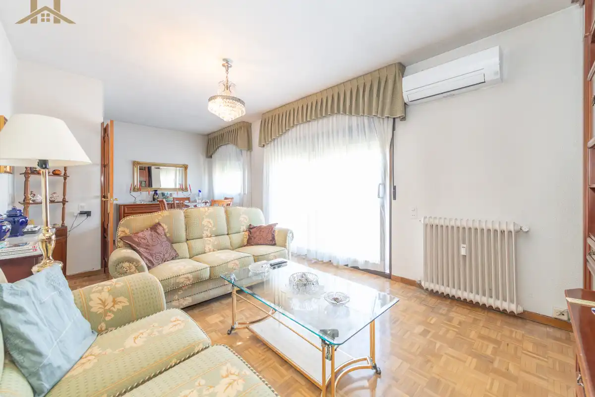Wohnzimmer von Wohnung zum Verkauf in Madrid mit Klimaanlage, Heizung und Terrasse