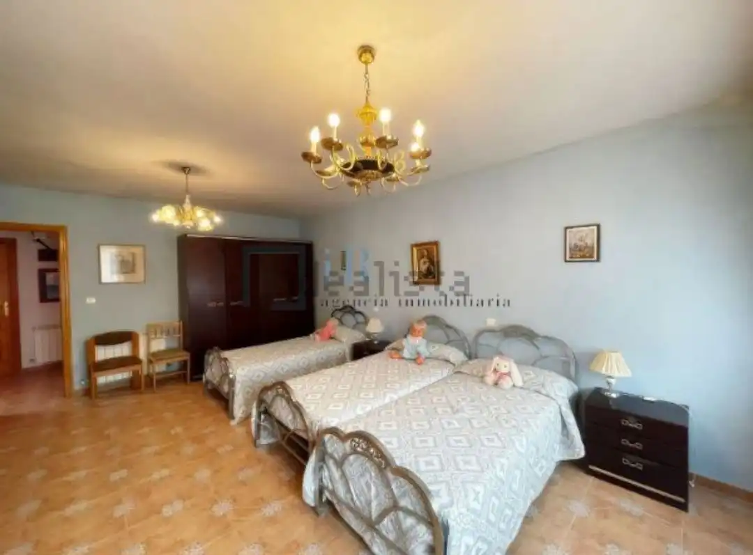 Habitación de Finca rústica en venta en Los Navalucillos con Calefacción, Terraza y Trastero