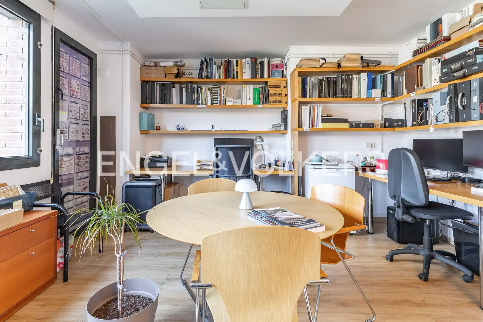 Sala de estar de Piso en venta en Barcelona con Calefacción y Parquet