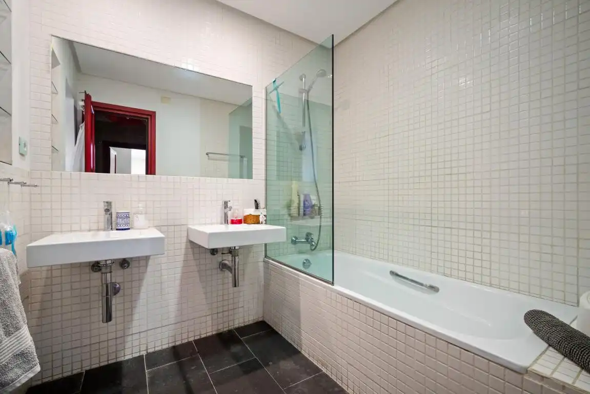 Baño de Casa o chalet en venta en Marbella con Aire acondicionado, Jardín privado y Terraza