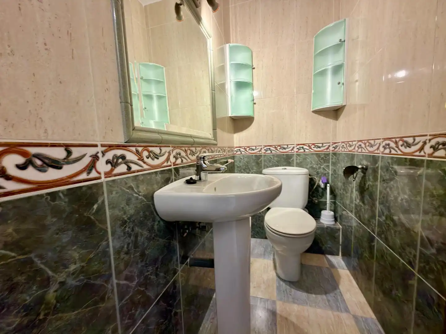 Bathroom of Flat for sale in Córdoba  with Terrace, Storage room and Furnished