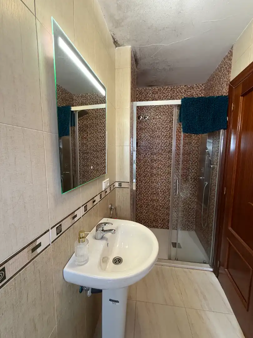 Bathroom of Attic for sale in Úbeda  with Air Conditioner, Heating and Terrace