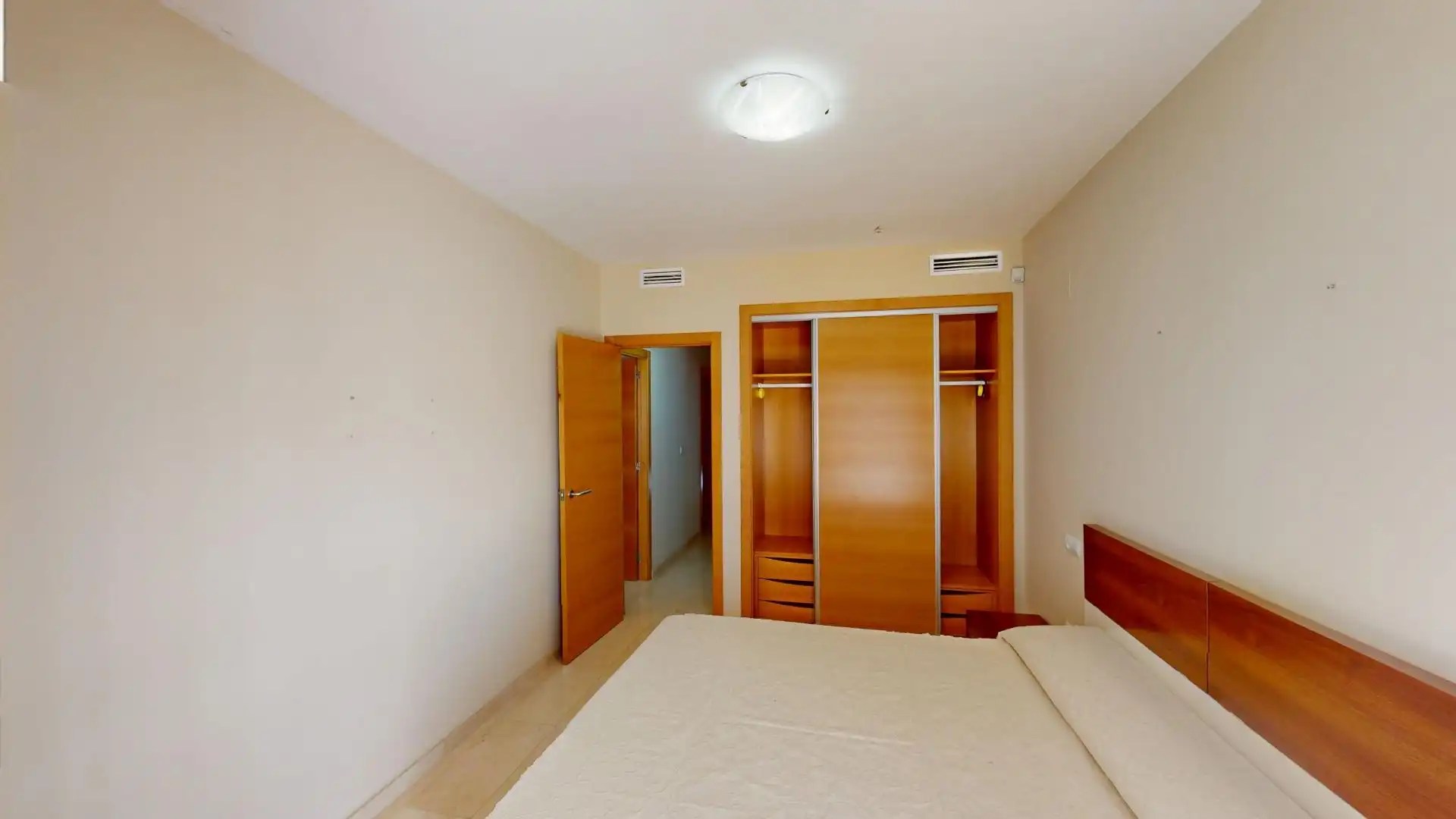 Habitación de Dúplex en venta en Oliva con Aire acondicionado, Calefacción y Terraza