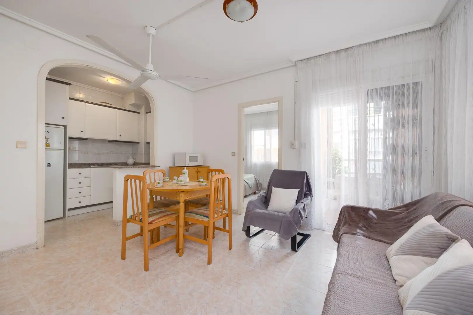 Sala de estar de Apartamento en venta en Torrevieja con Terraza y Amueblado