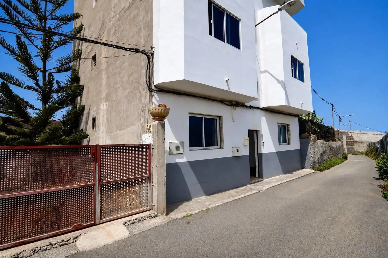 Vista exterior de Piso en venta en Gáldar