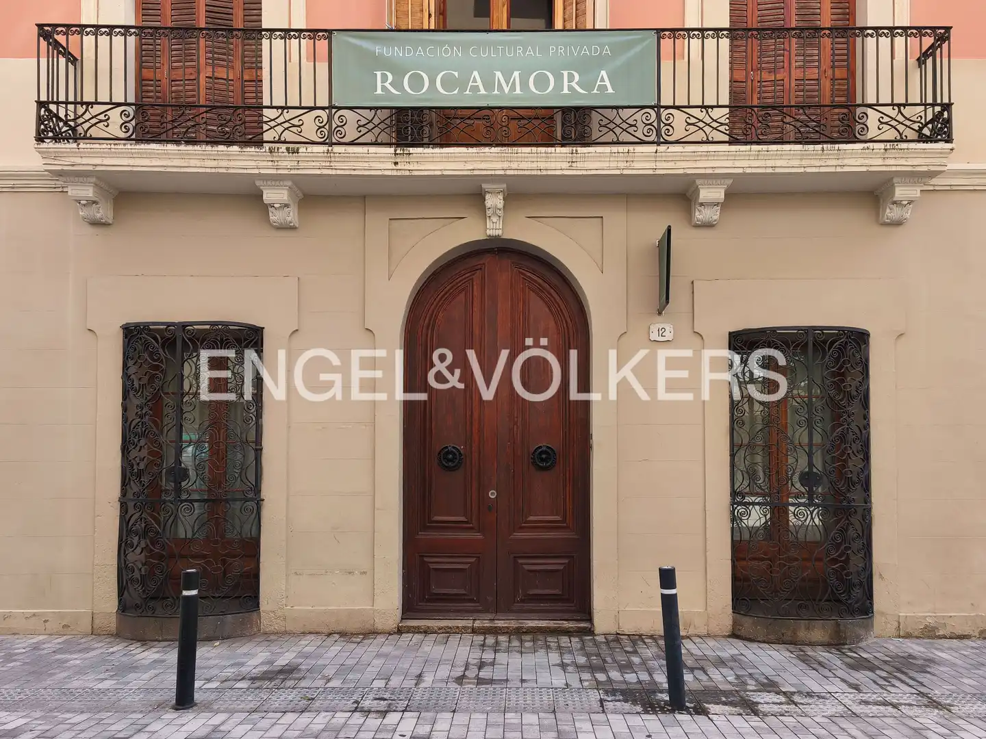 Vista exterior de Piso en venta en Barcelona con Calefacción y Amueblado