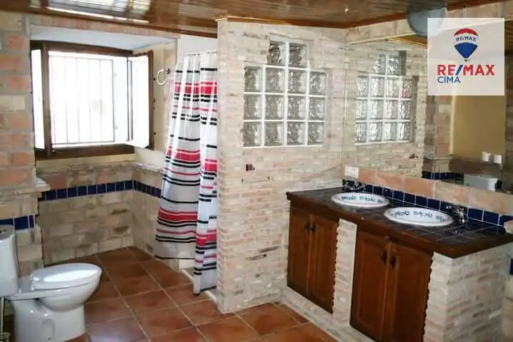 Bany de Finca rústica en venda en Galera amb Moblat