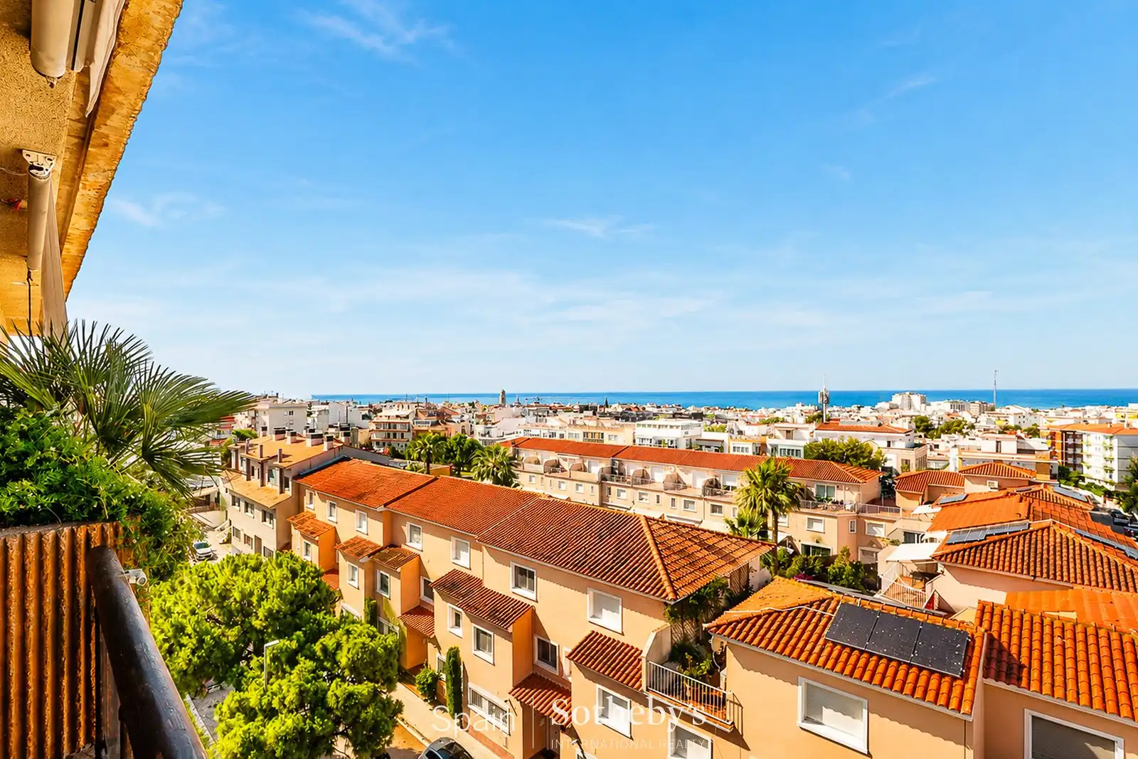 Vista exterior de Àtic en venda en Sitges amb Aire condicionat, Calefacció i Terrassa