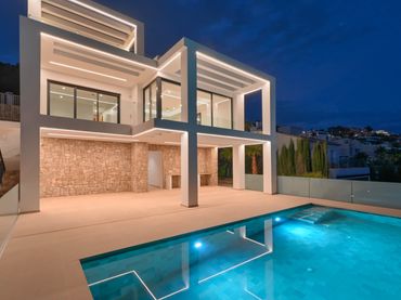 Chalet con piscina en venta en La Fustera