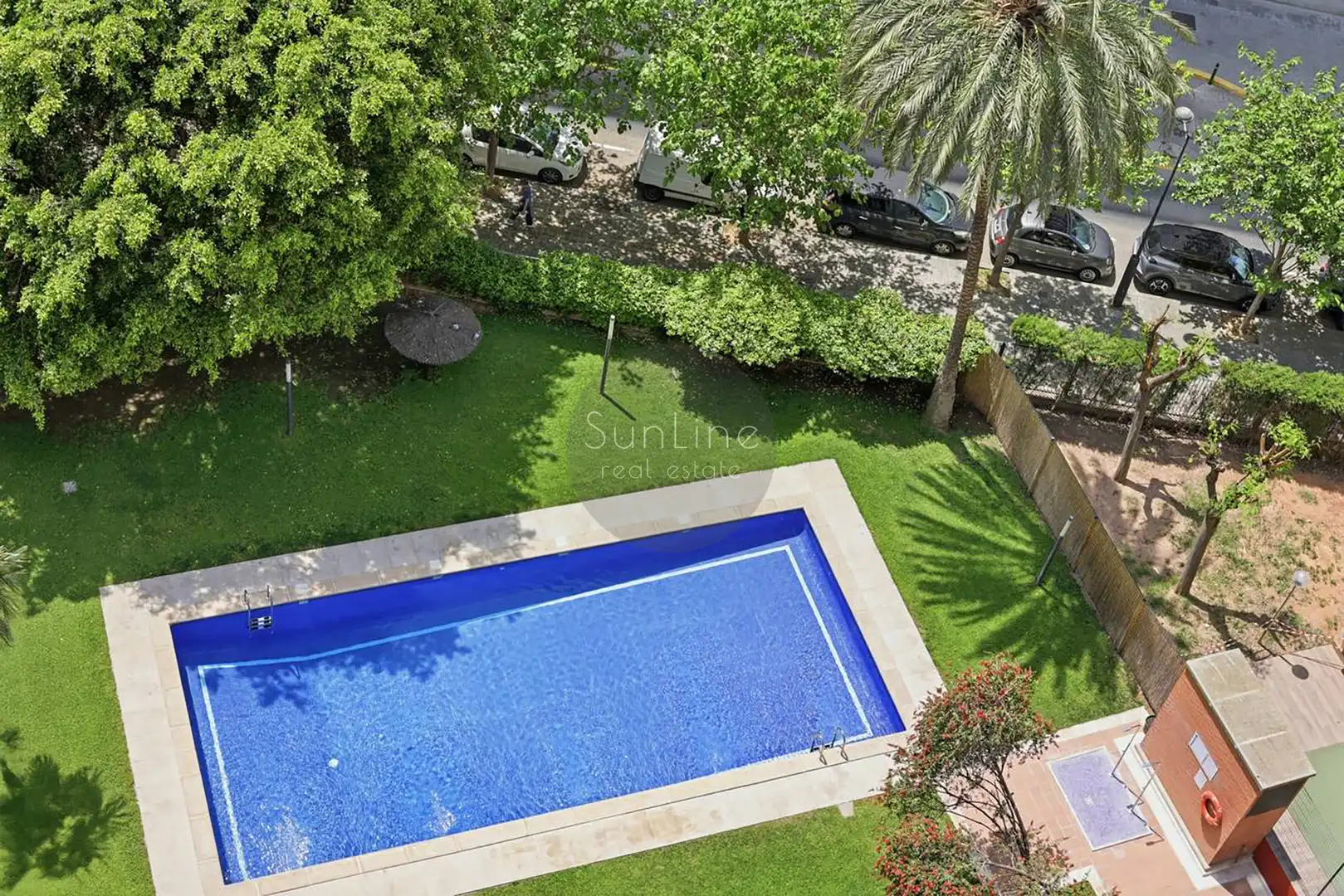 Piscina de Pis en venda en Valencia amb Aire condicionat, Terrassa i Moblat