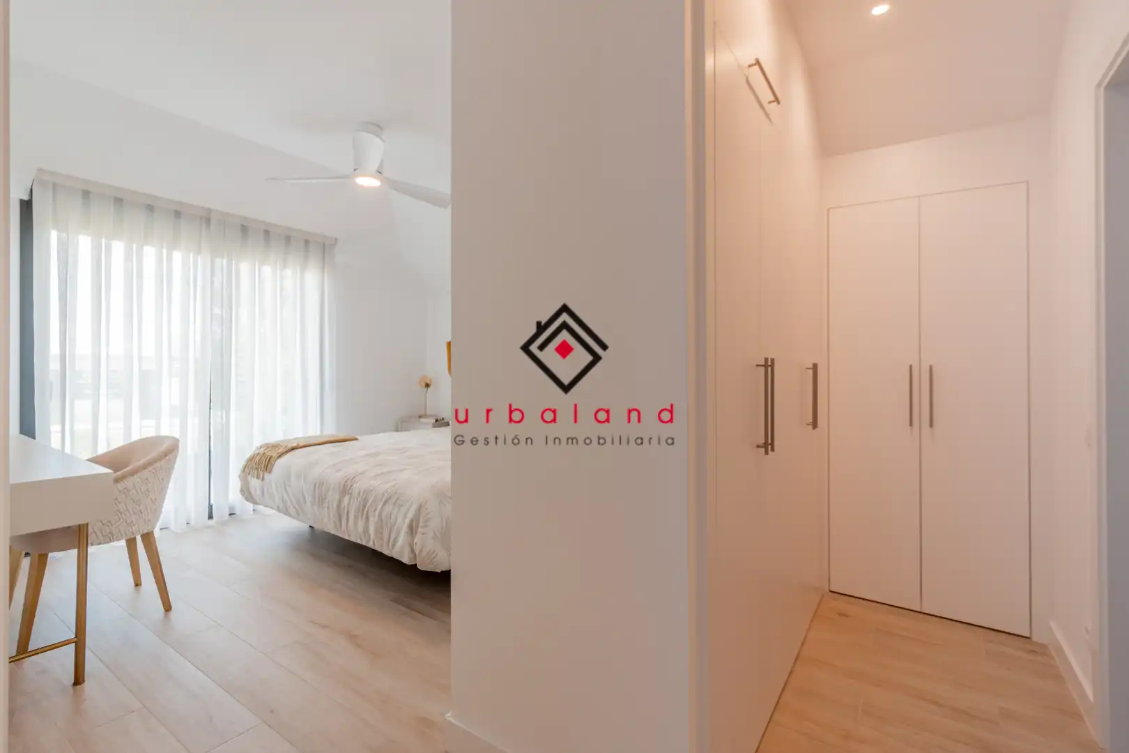 Semi-detached house with pool for sale in Calle de Cosme Damián Churruca, imagen 26