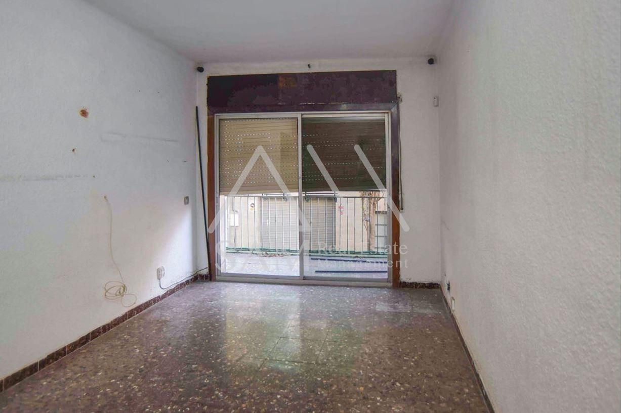Flat for sale in Santa Coloma de Gramenet  with Balcony