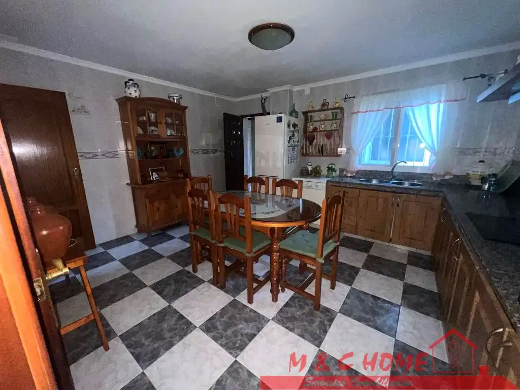 House with garden for sale in Churriana