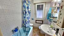 Badezimmer von Wohnung zum verkauf in Portugalete mit Terrasse